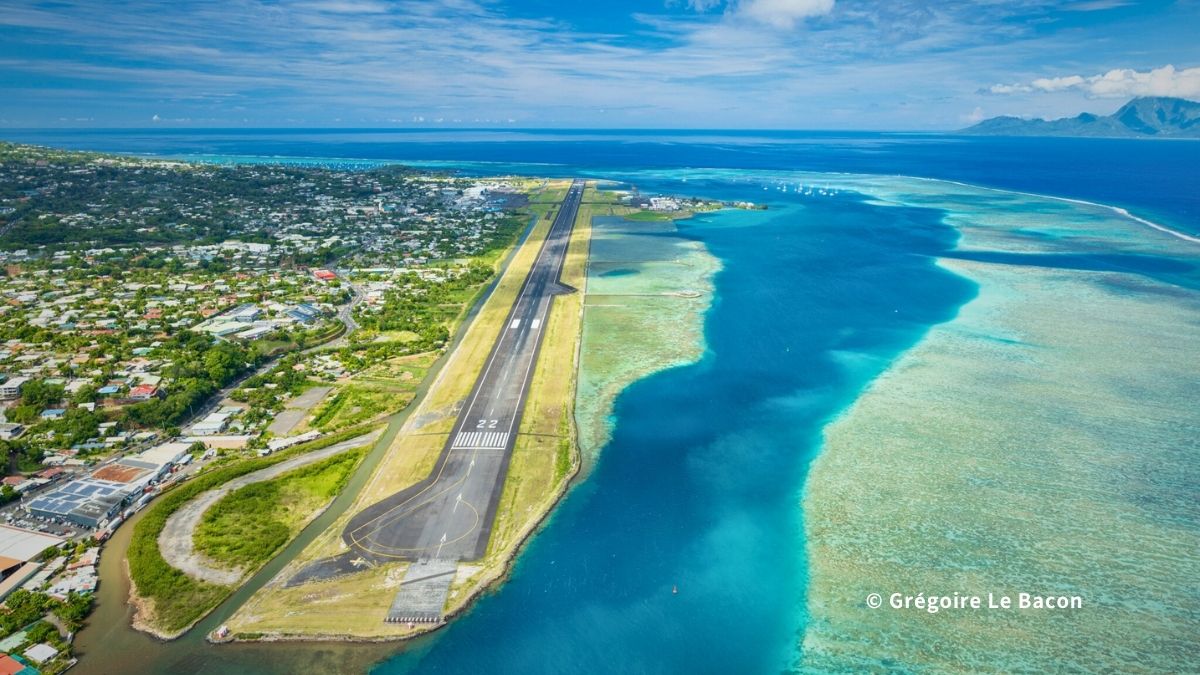 タヒチ島のパペーテ市街とマルシェの風景