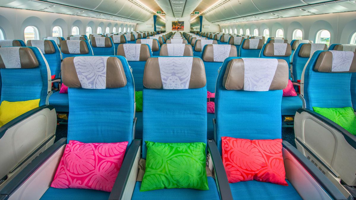 エコノミークラス機内