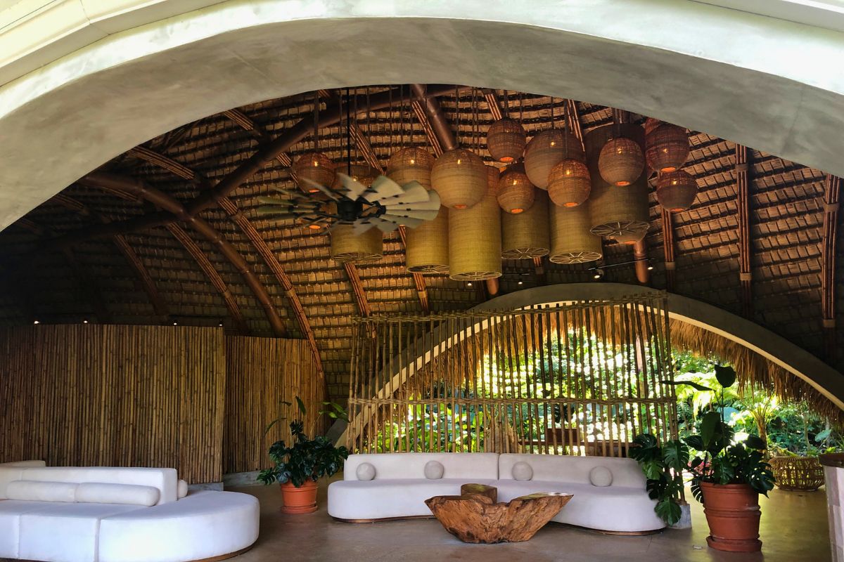 静かな滞在を想起させる宿のイメージ