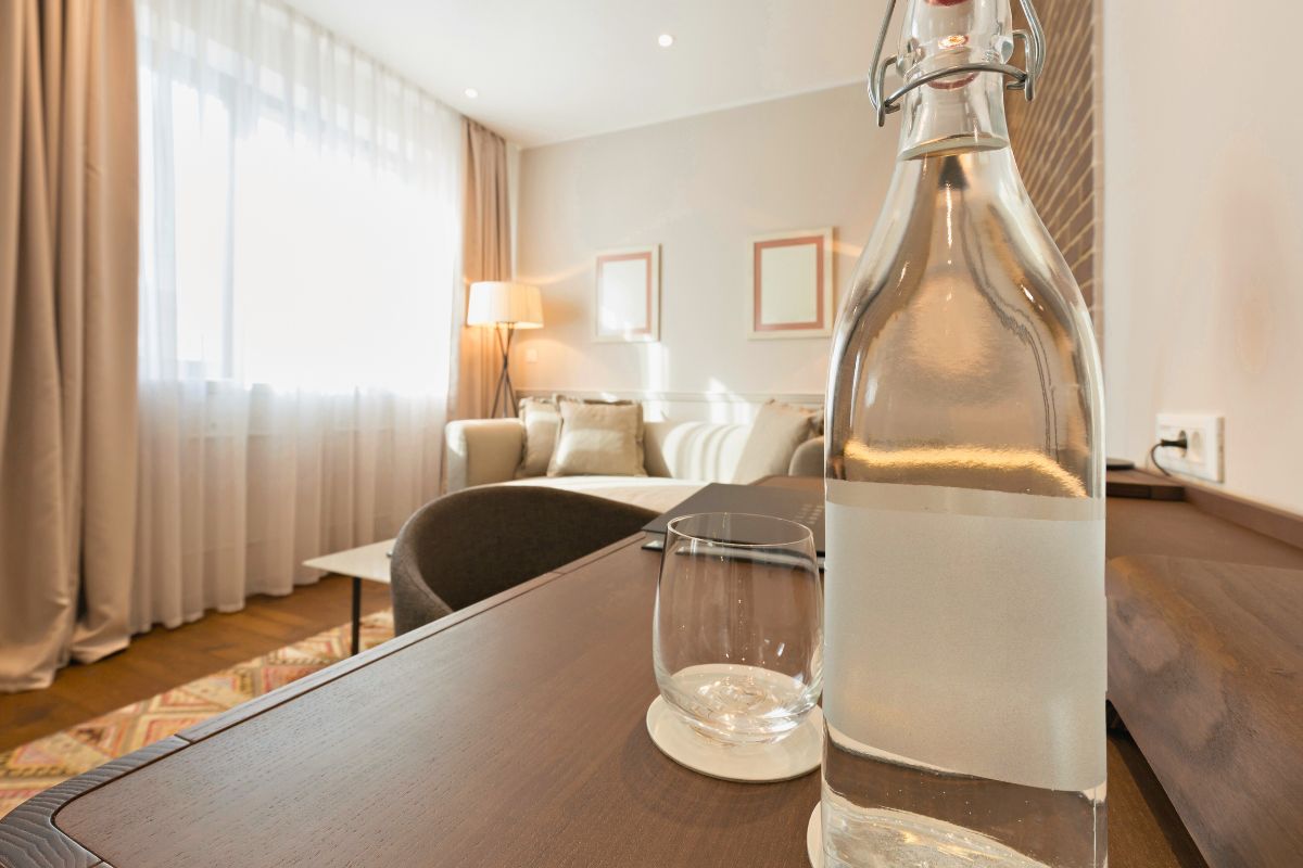 客室に置かれた給水用の専用ボトル