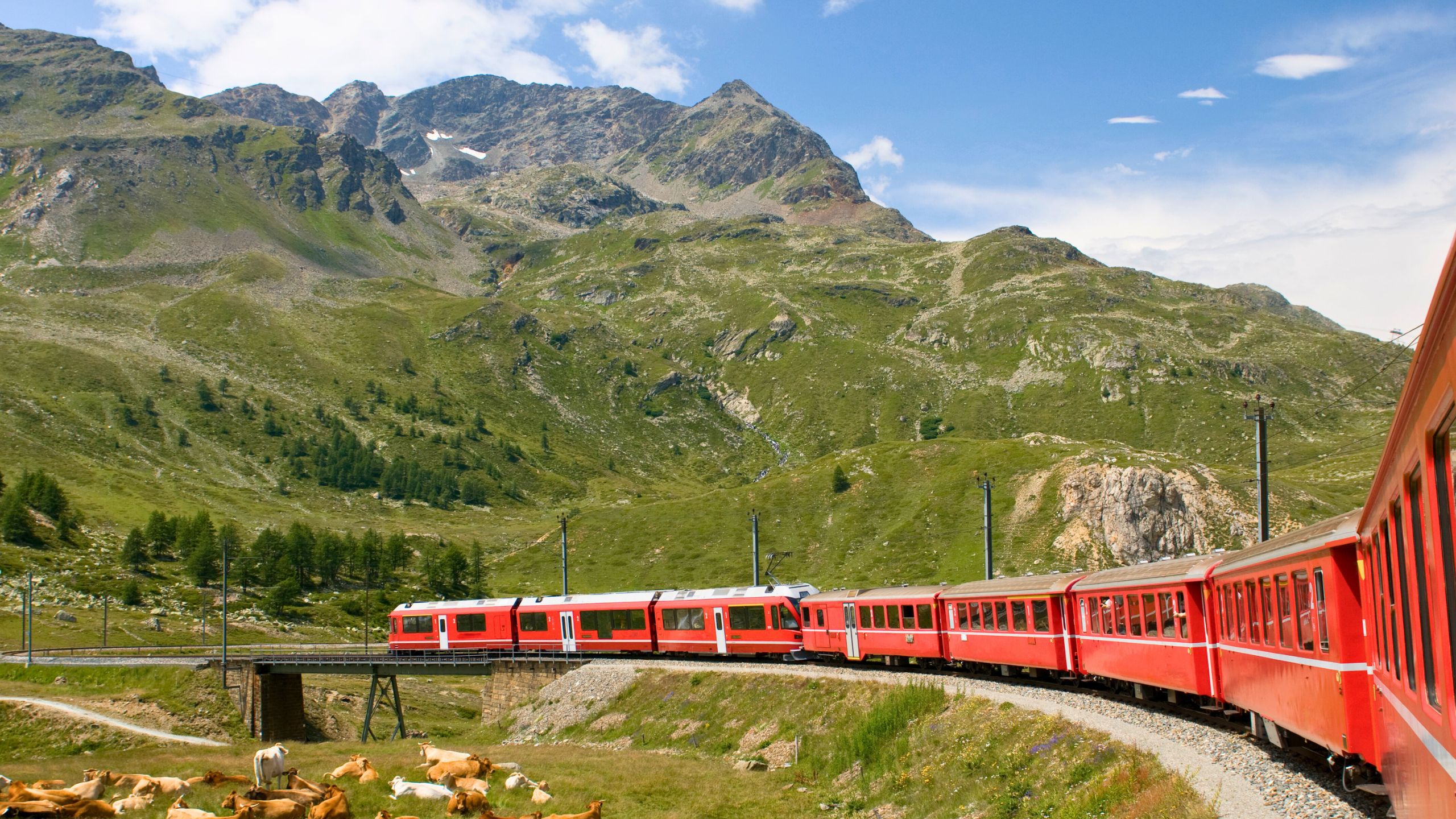 鉄道の旅や街歩きを楽しみたい方におすすめの風景