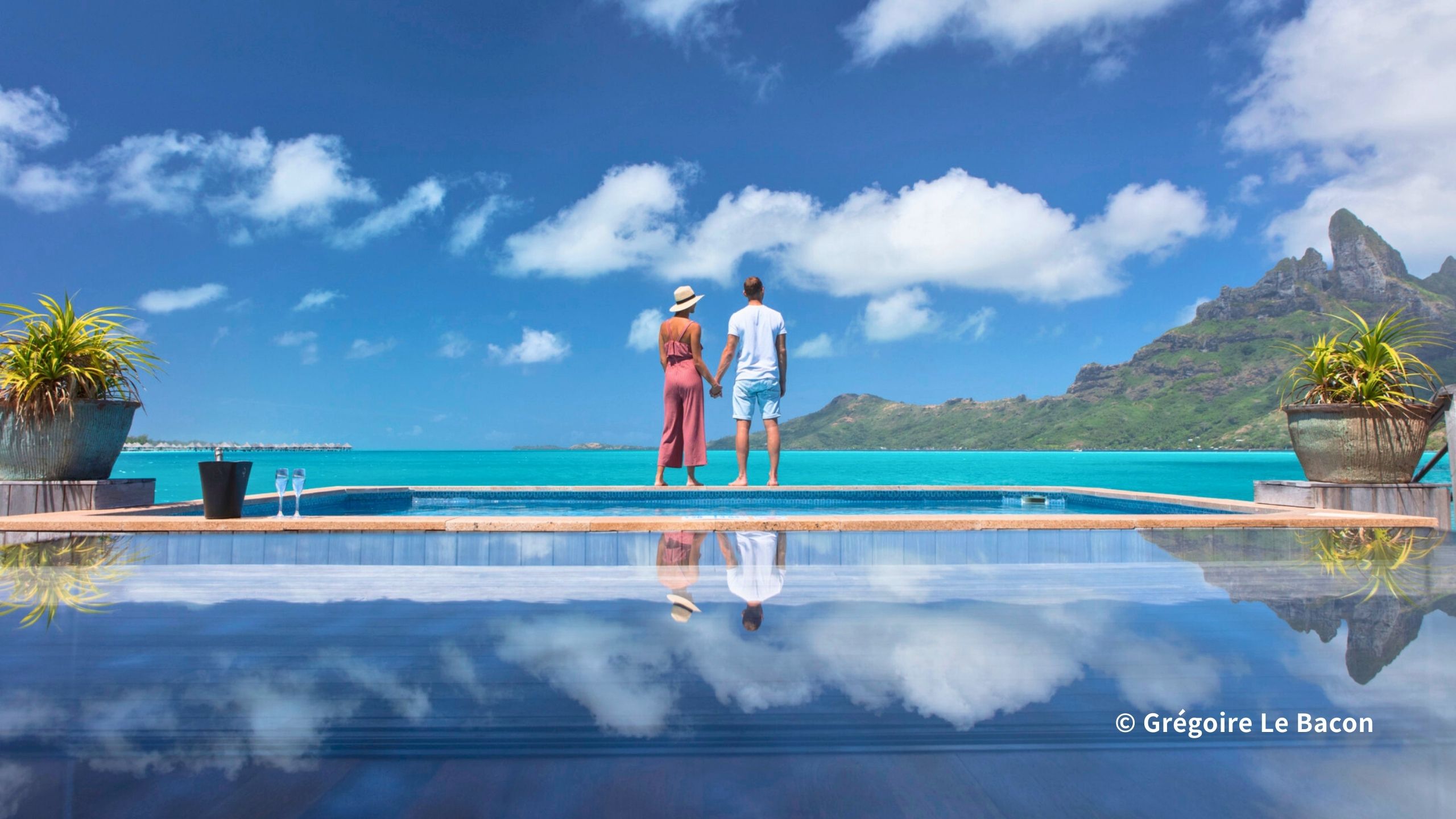 ハネムーンをイメージするタヒチの風景