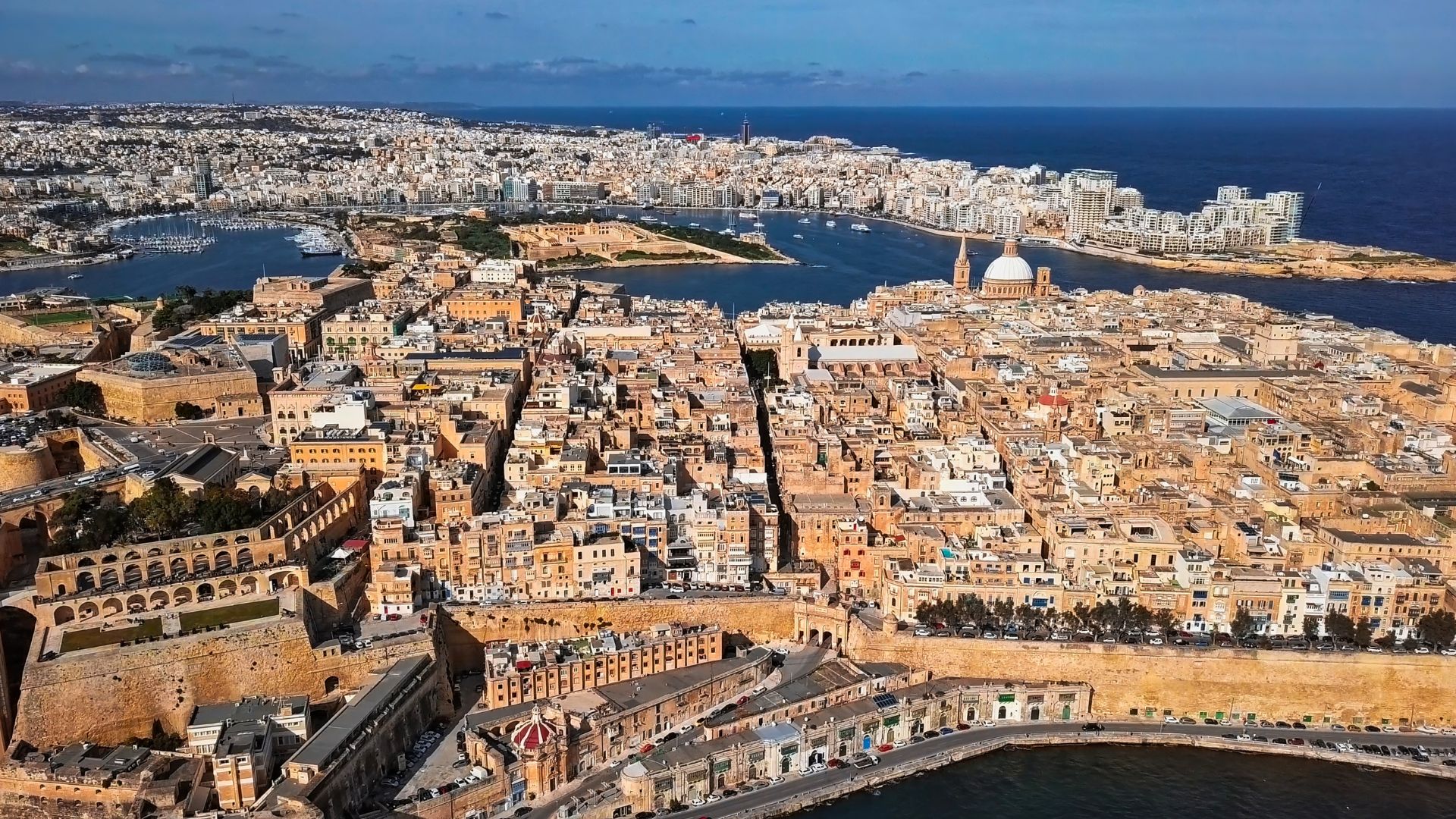 マルタ旅行をイメージした地中海の風景