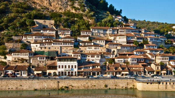 ベラトの歴史的な街並み