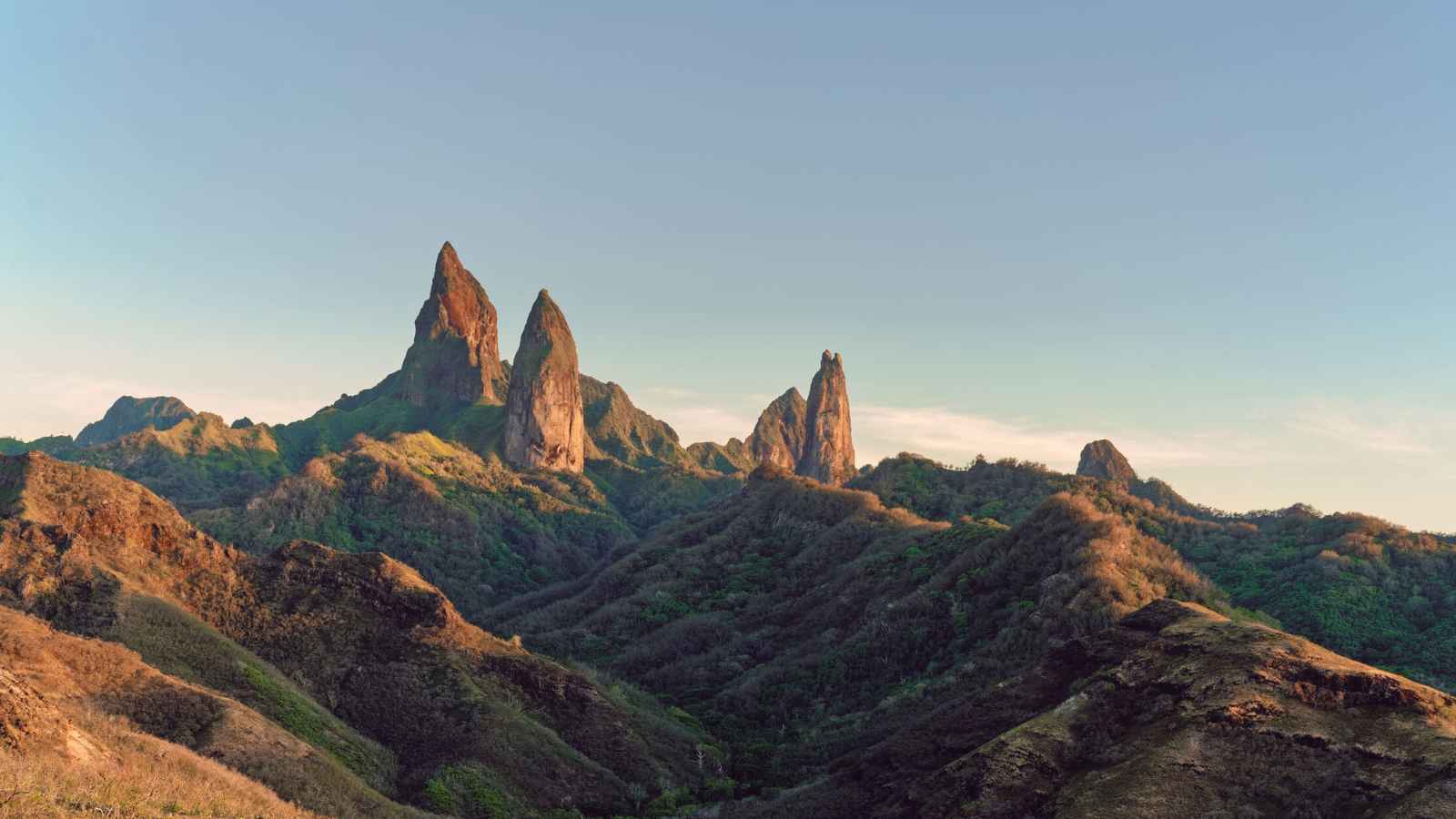 島ごとに異なるマルケサス諸島の風景